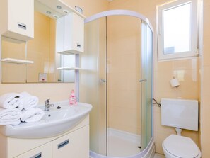 Apartment | Bathroom - Apartments Kola's Mill - Comfort One Bedroom Apartment With Terrace and Sea View (Dubrovacko Primorje)