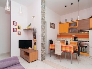 Private kitchen - Apartments Roko - Standard One Bedroom Apartment With Shared Terrace (Dugi Rat)