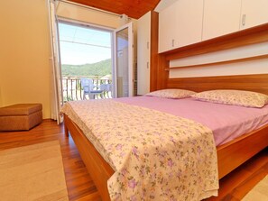 Apartment - Apartments Peselj-studio Apartment With Balcony and Sea View (Smokvica)