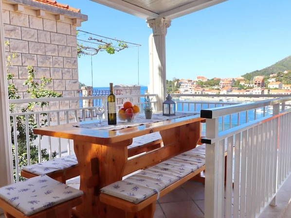 Apartment | Dining