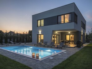 Villa | Piscine | Piscine intérieure, piscine extérieure