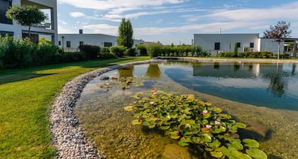Heritage Apartment With Swimming Pond
