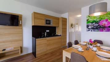 Apartment | Dining