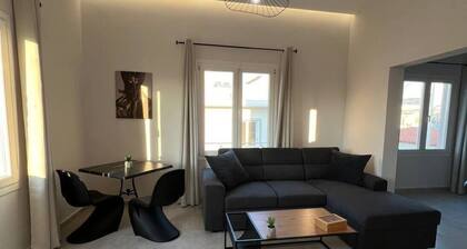 Elefsinian Mysteries Apartments - Black Beauty