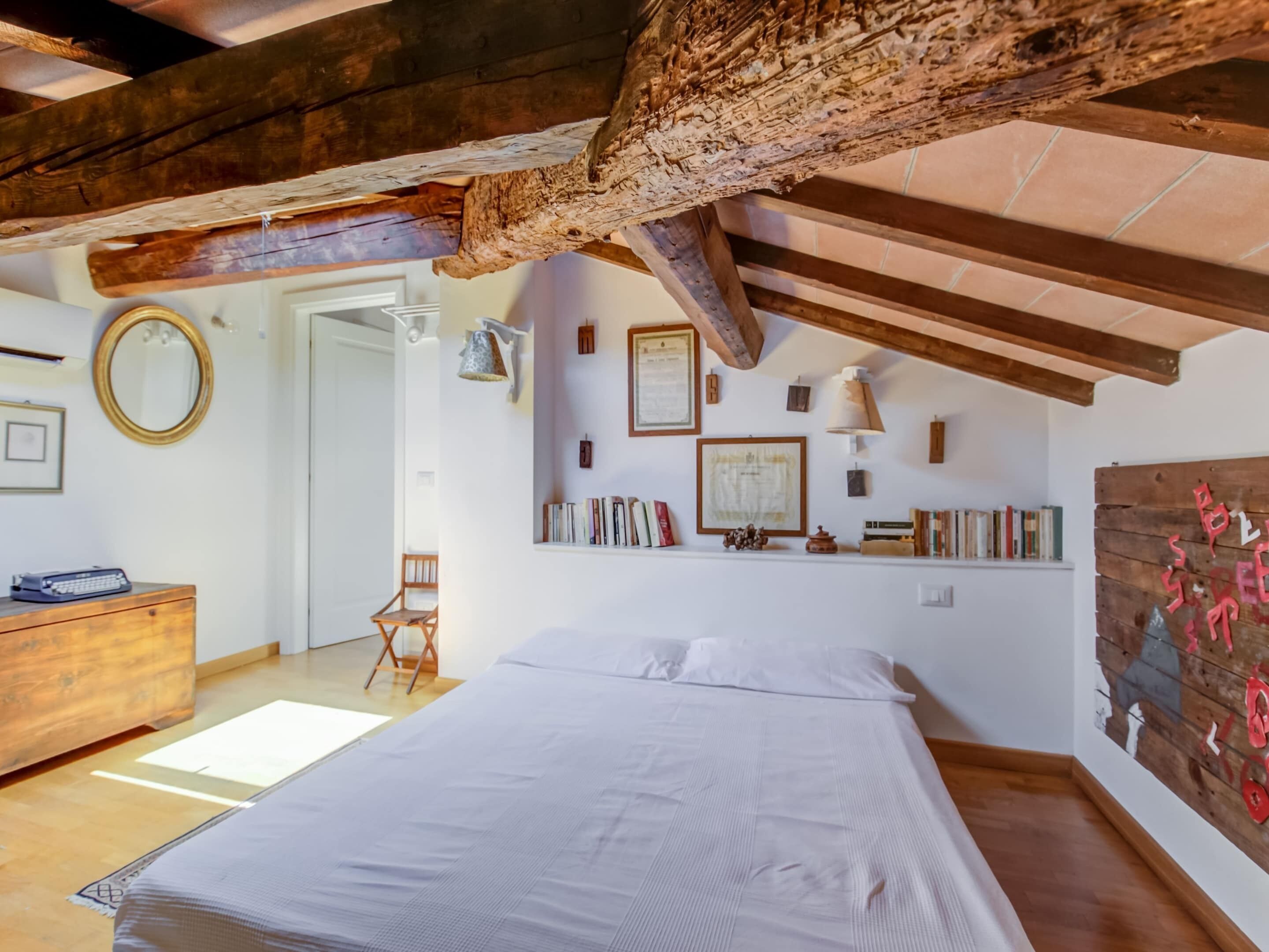 5 bedrooms, individually furnished, bed sheets