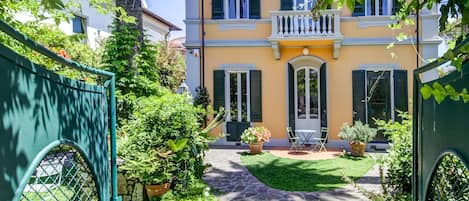 House | Exterior