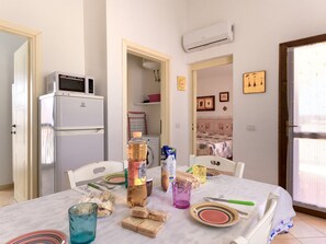 Apartment | Private kitchen - Belvilla by OYO Sardegna Mare 101-103 (Trinità d'Agultu e Vignola)