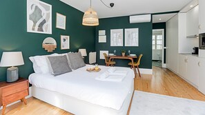 Iron/ironing board, free WiFi, bed sheets