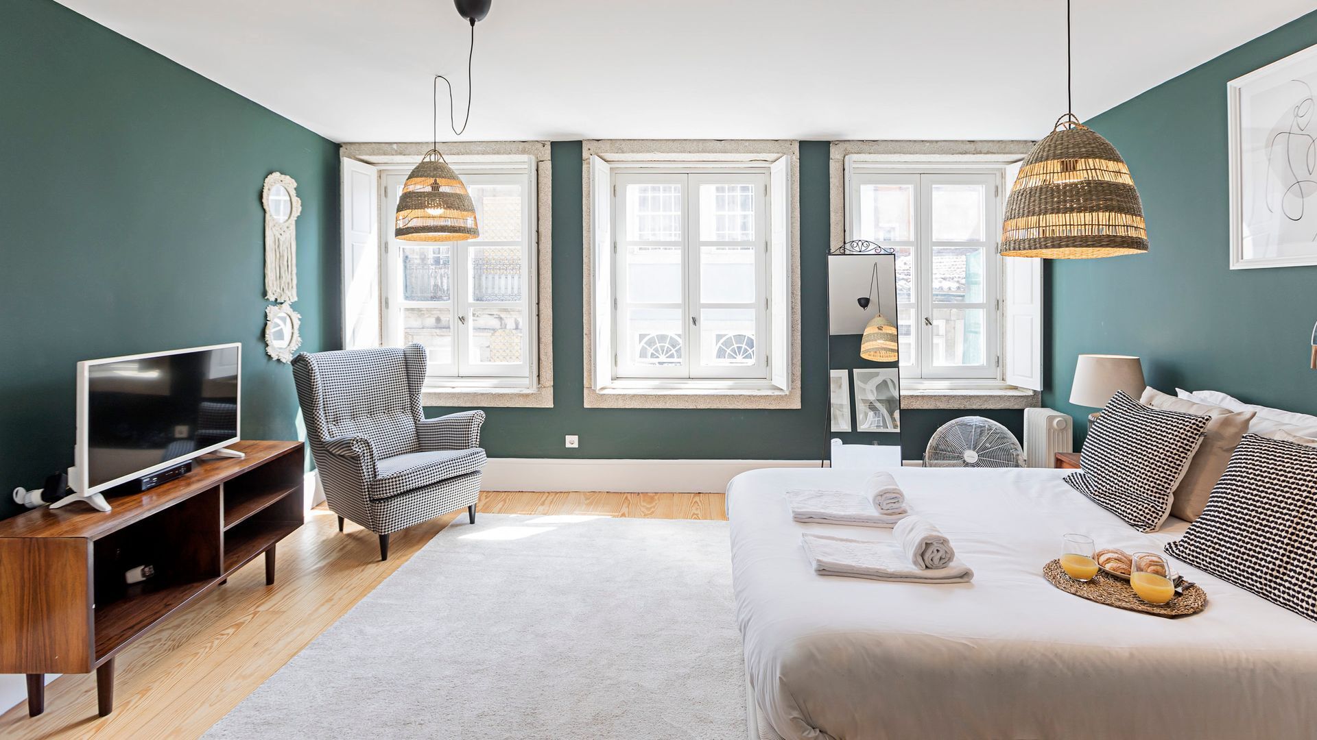 Bügeleisen/Bügelbrett, kostenloses WLAN, Bettwäsche