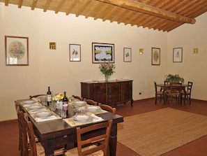 Villa | Dining