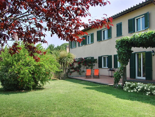 Villa | Exterior
