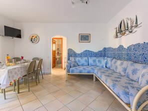 Apartment | Dining