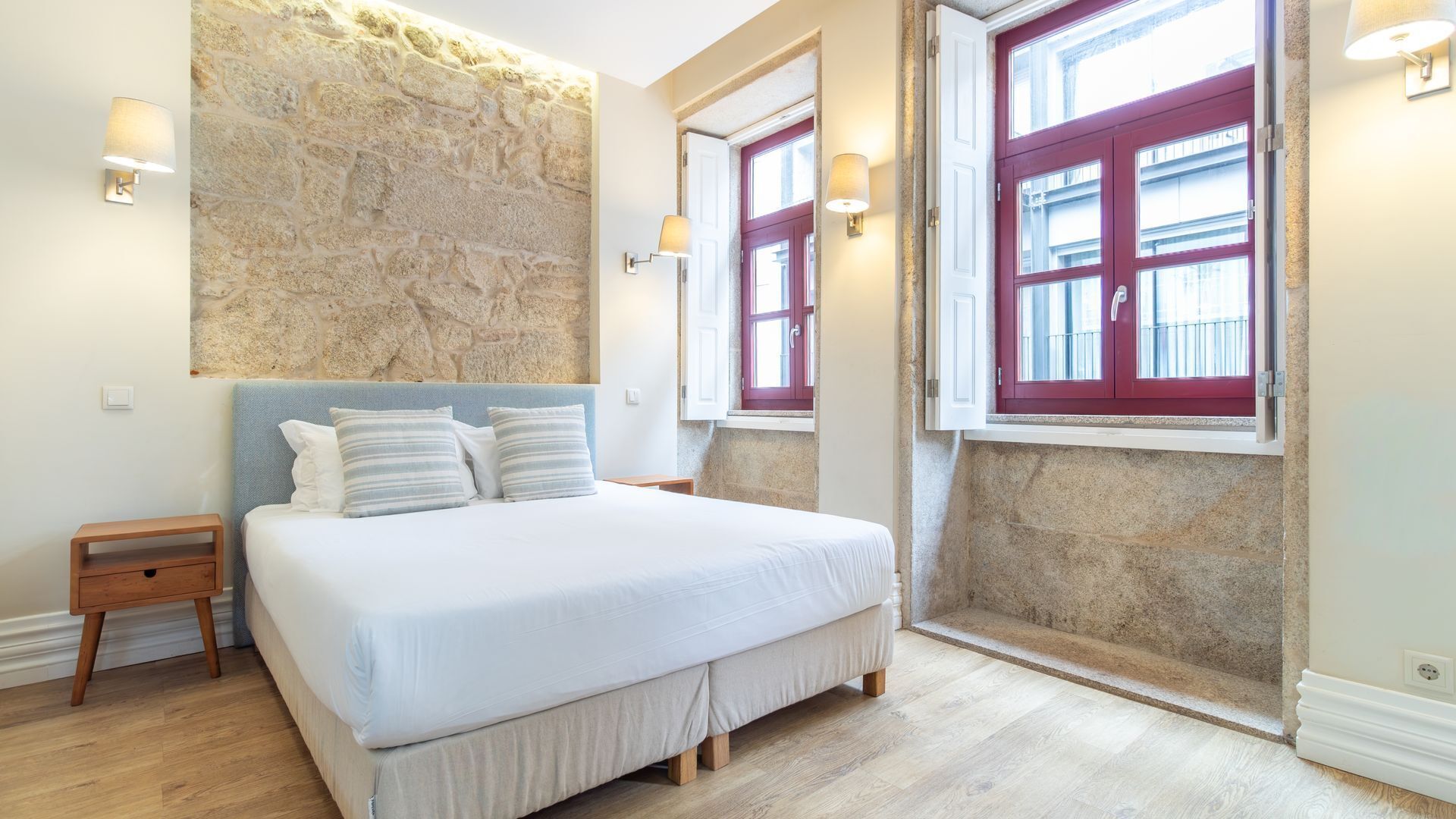 Lit parapluie, Wi-Fi gratuit, draps fournis