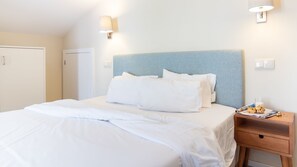 1 bedroom, travel cot, free WiFi, bed sheets