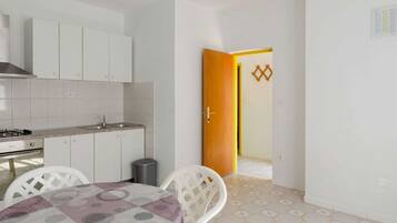 Apartment | Private kitchen | Fridge, oven