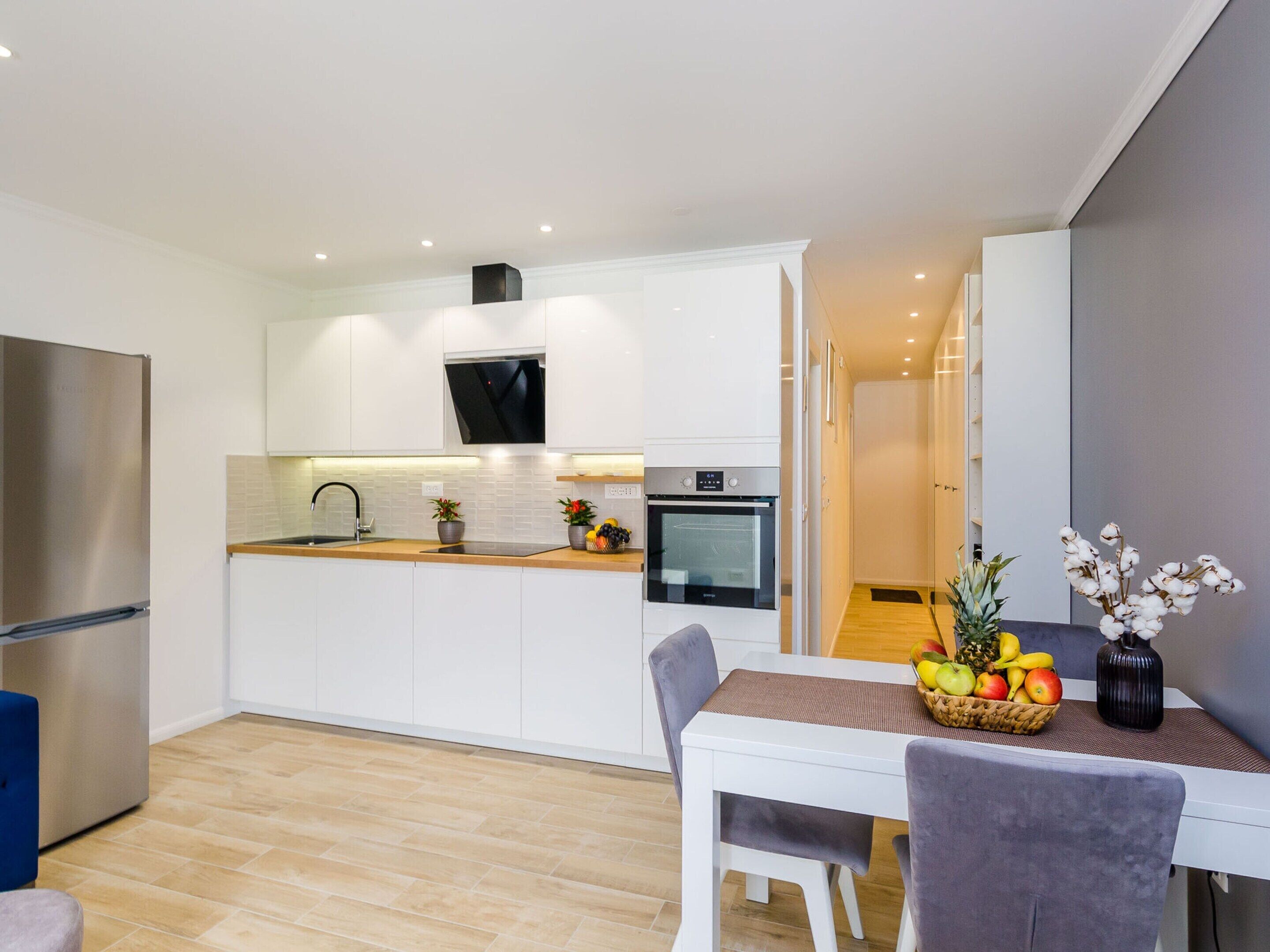 Apartment | Eigene Küche | Kühlschrank, Ofen, Herdplatte, Geschirrspüler