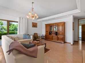 House | Living area - Stylish Villa in Buje With Outdoor Kitchen (Buje)