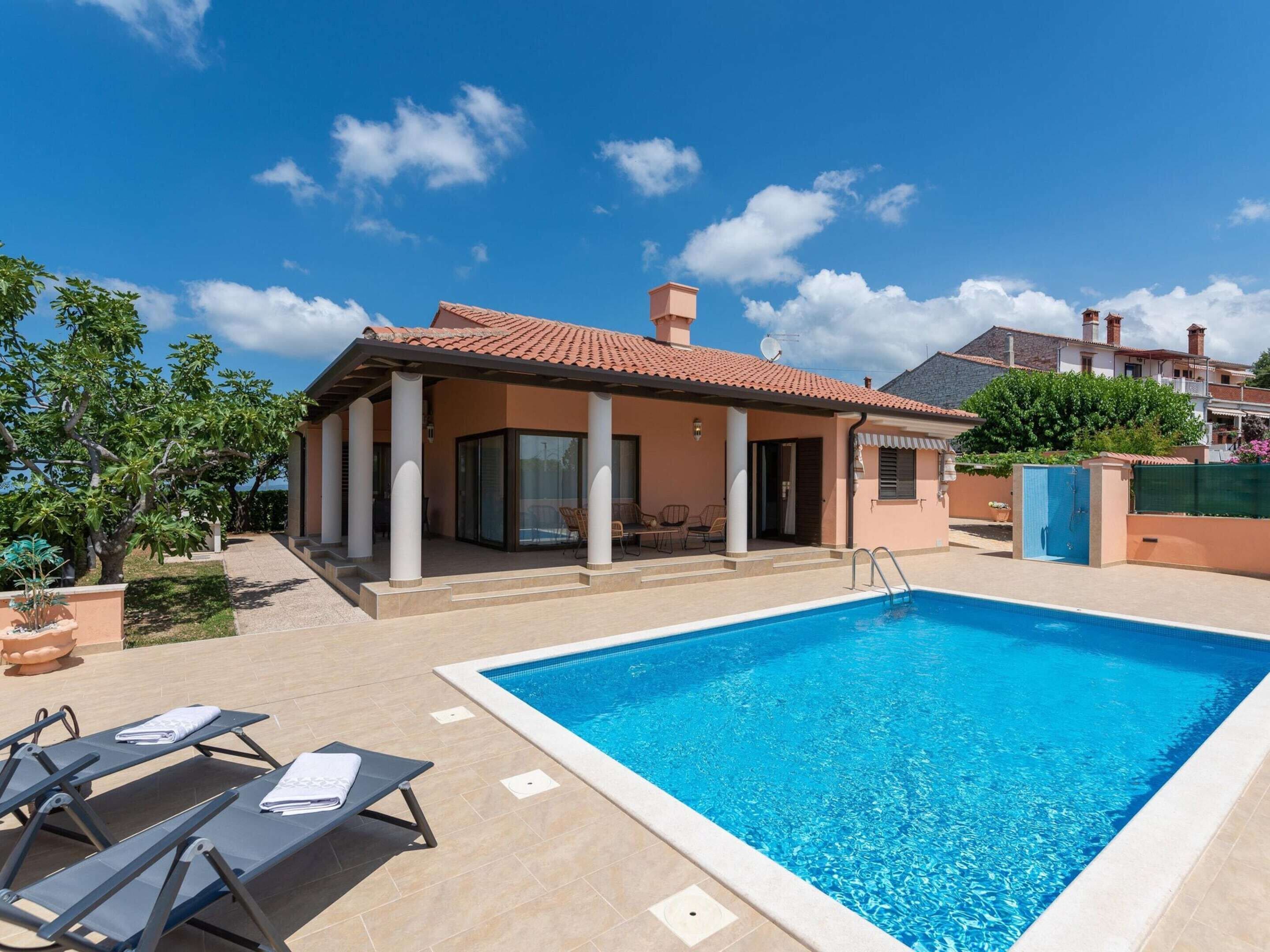 ハウス | プール | 屋内プール、屋外プール