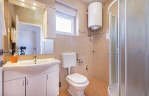 Apartment | Bathroom
