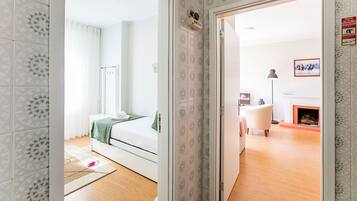 3 bedrooms, iron/ironing board, travel crib, free WiFi