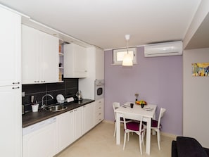 Apartment | Dapur peribadi | Peti sejuk, ketuhar gelombang mikro, ketuhar, dapur 