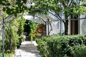 Exterior - Apartment Blue & Green - Two-bedroom Apartment With Terrace and Garden View (Dubrovnik)