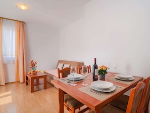 Apartment | Dining