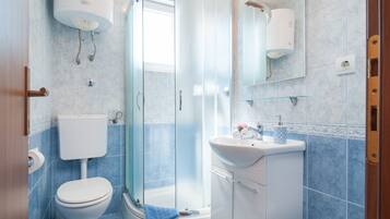 Apartment | Bathroom | Shower