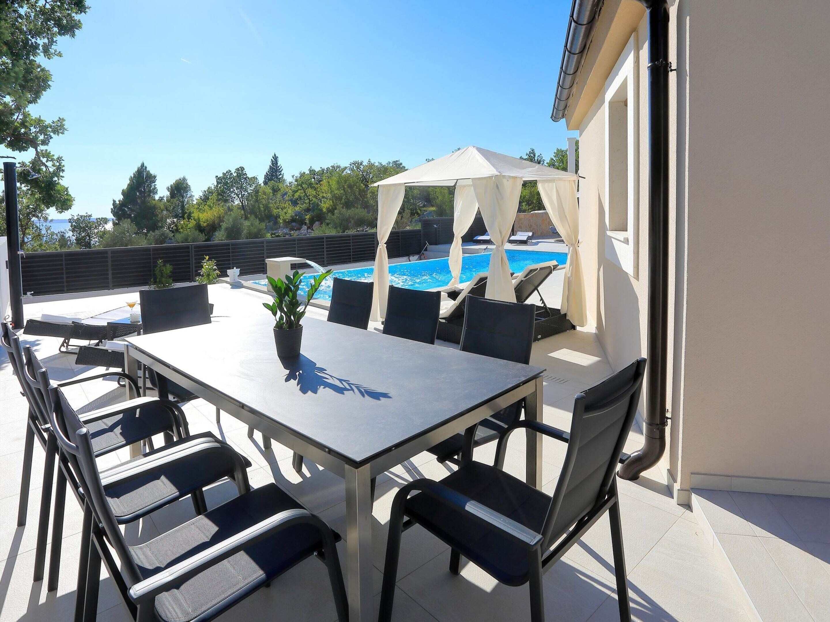 Villa | Dining