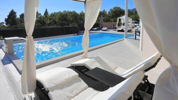 Villa | Pool | Innenpool, Außenpool