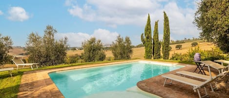 Piscina coperta, piscina all'aperto