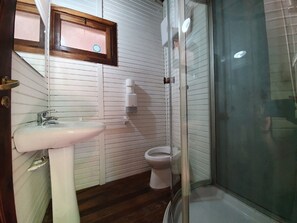 活动屋 | 浴室 | 淋浴设施、毛巾