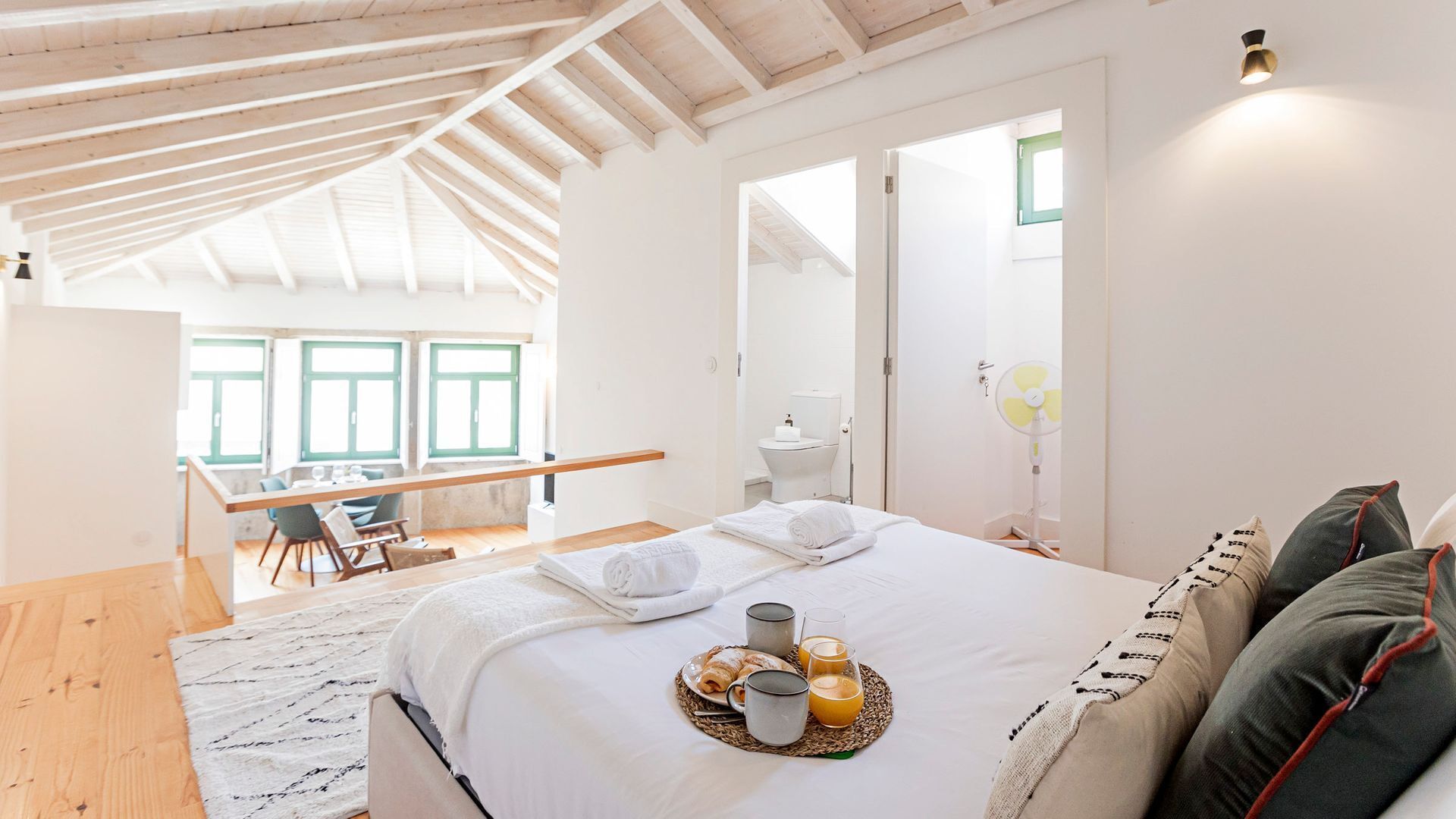 Iron/ironing board, free WiFi, bed sheets