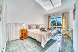 4 chambres, fer et planche à repasser, Wi-Fi gratuit, draps fournis