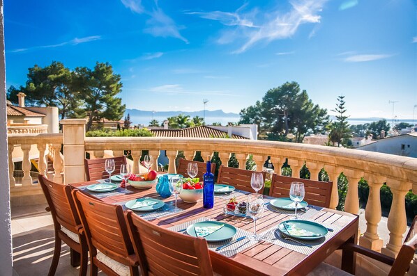 Outdoor dining - House with sea views Casa Osborne in Alcudia (Puerto de Alcudia)