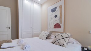 2 slaapkamers, een strijkplank/strijkijzer, gratis wifi, beddengoed
