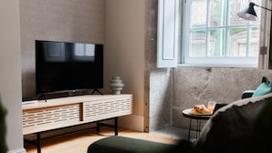 Living area - Almada 1.3 by LovelyStay (Porto)