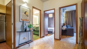 2 makuuhuonetta, silitysrauta/-lauta, ilmainen Wi-Fi, vuodevaatteet