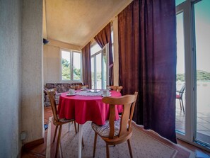 Apartment | Dining