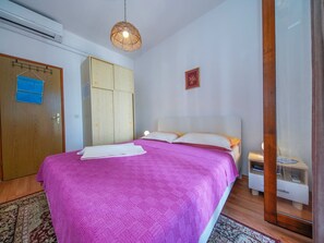 1 bedroom, bed sheets - Apartments Filipovic - One Bedroom Apartment With Terrace and Sea View (Mljet)
