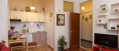 Apartment | Eigene Küche | Kühlschrank, Wasserkocher