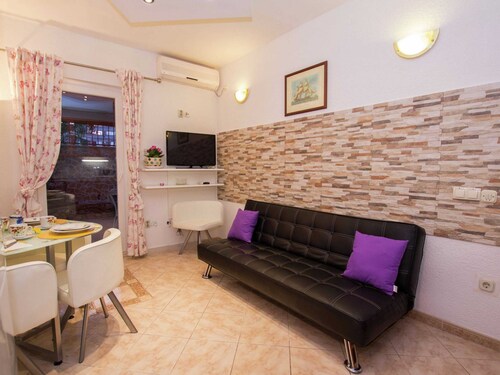 Apartment in Slatine Near the Sea Beach