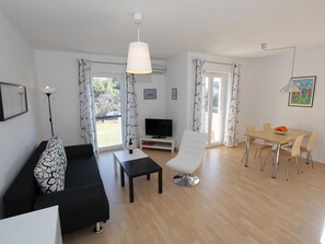 Apartment | Dining