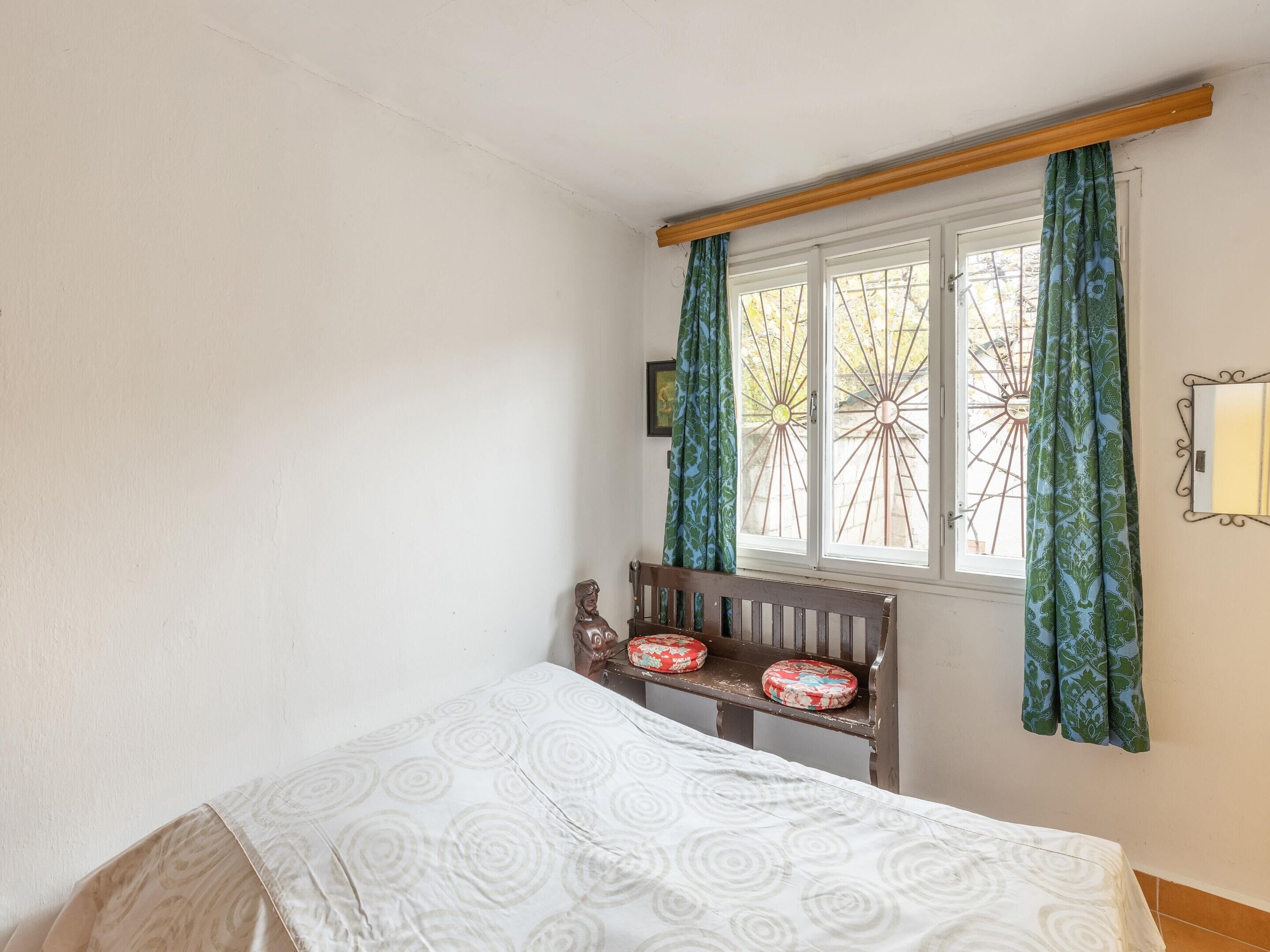 House | 3 bedrooms, individually furnished, bed sheets