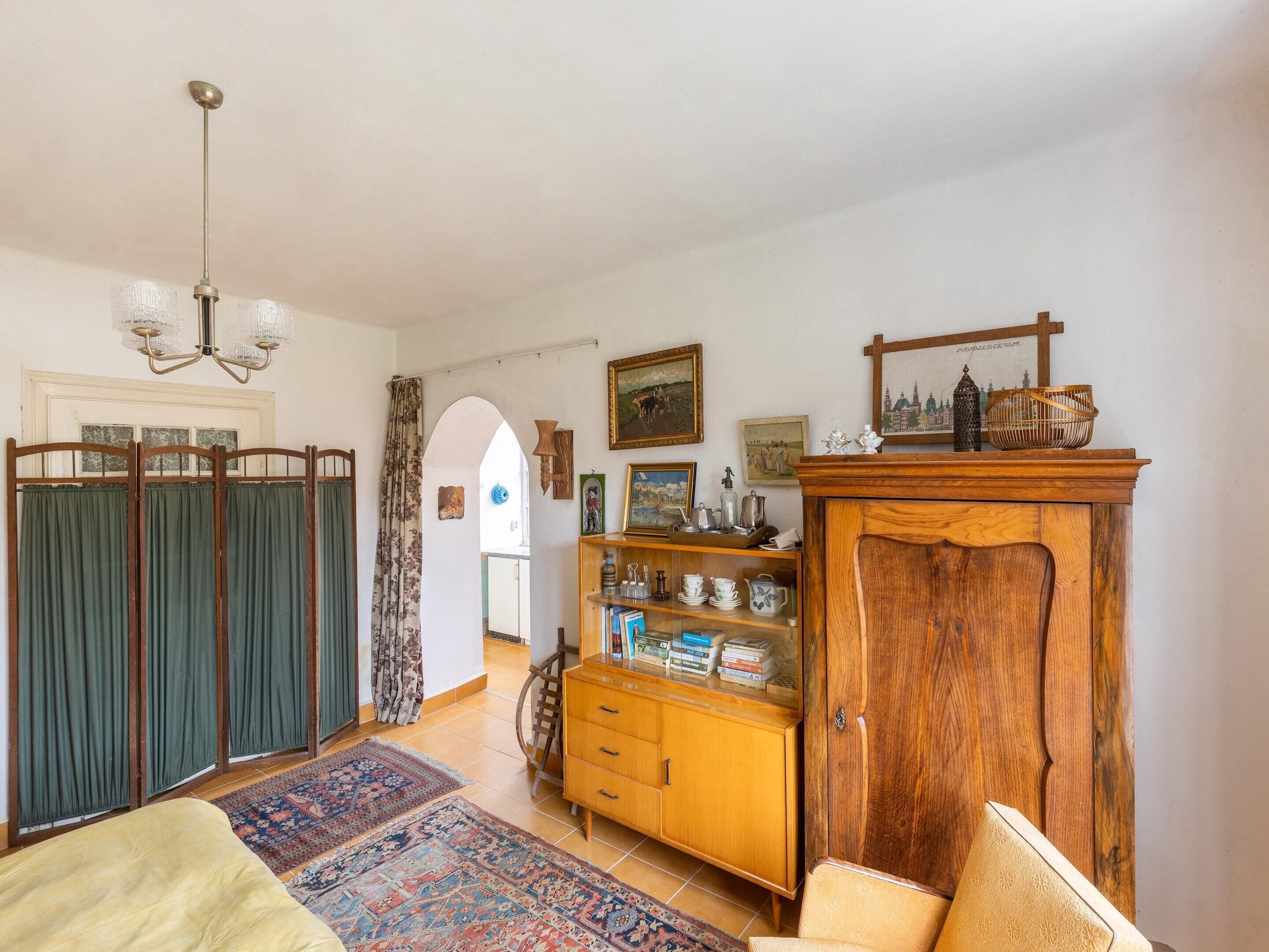 3 عدّة غرف نوم وطراز فريد لكل وحدة وملاءات أسرّة