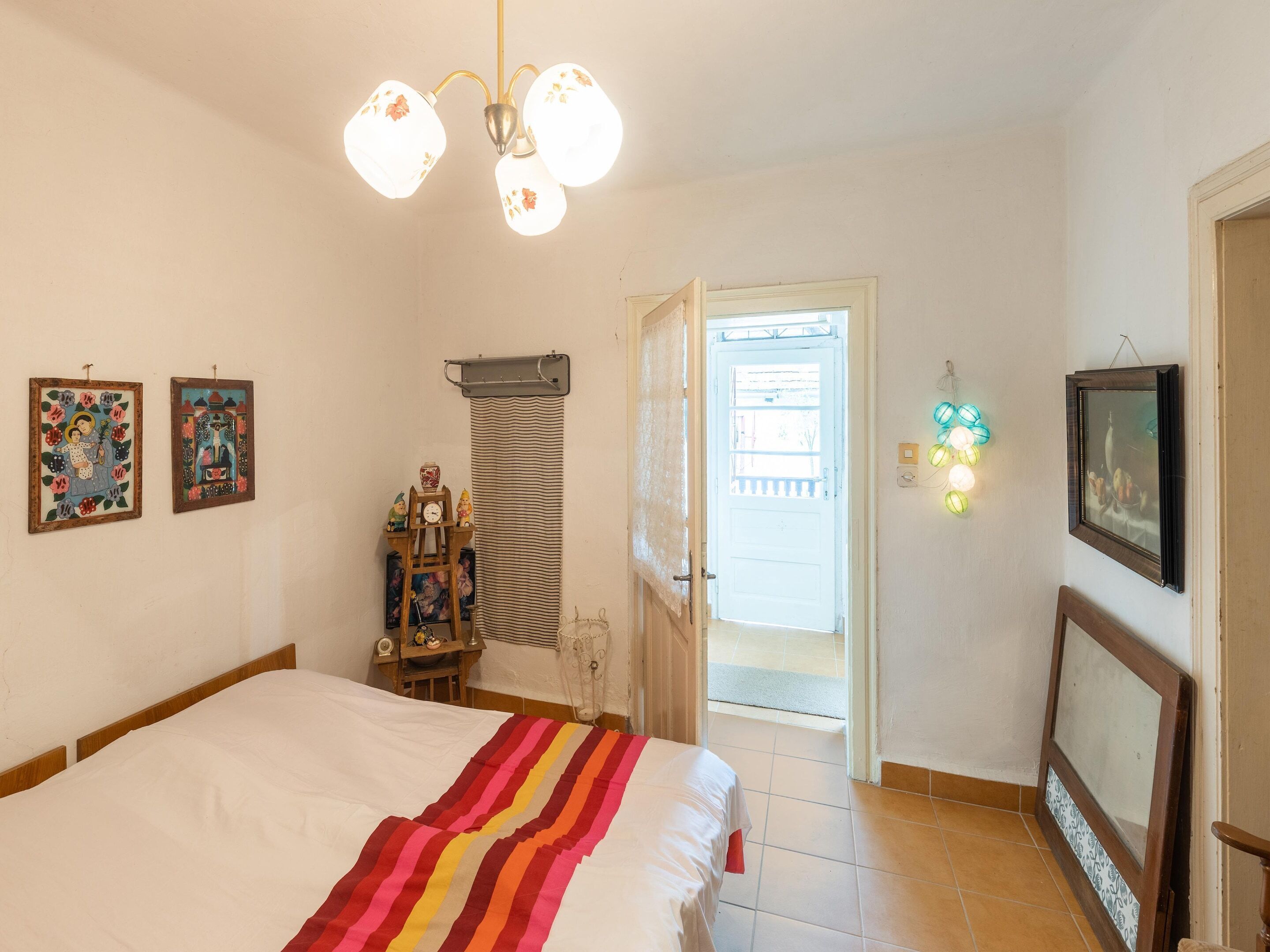 House | 3 bedrooms, individually furnished, bed sheets