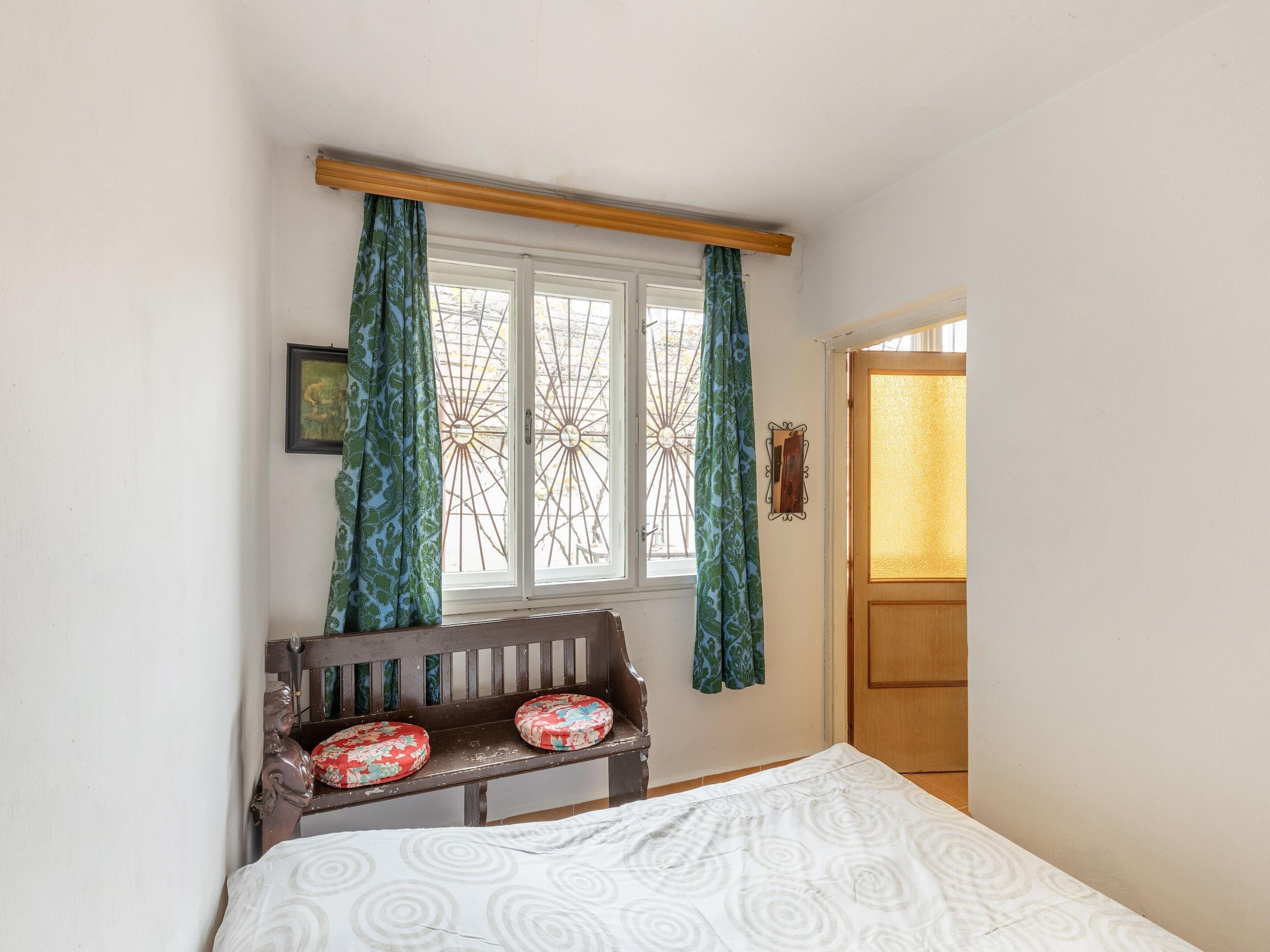 منزل | 3 عدّة غرف نوم وطراز فريد لكل وحدة وملاءات أسرّة