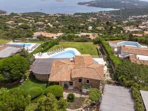 Villa | Piscine | Piscine intérieure, piscine extérieure