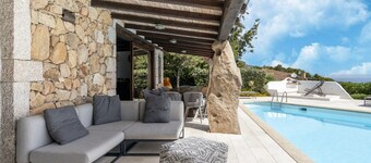 Luxe Cote Stay- Elegant Villa