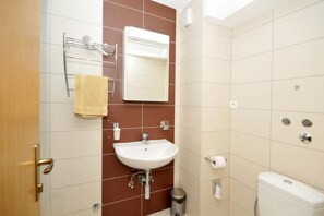 Apartment | Badezimmer | Dusche, Haartrockner